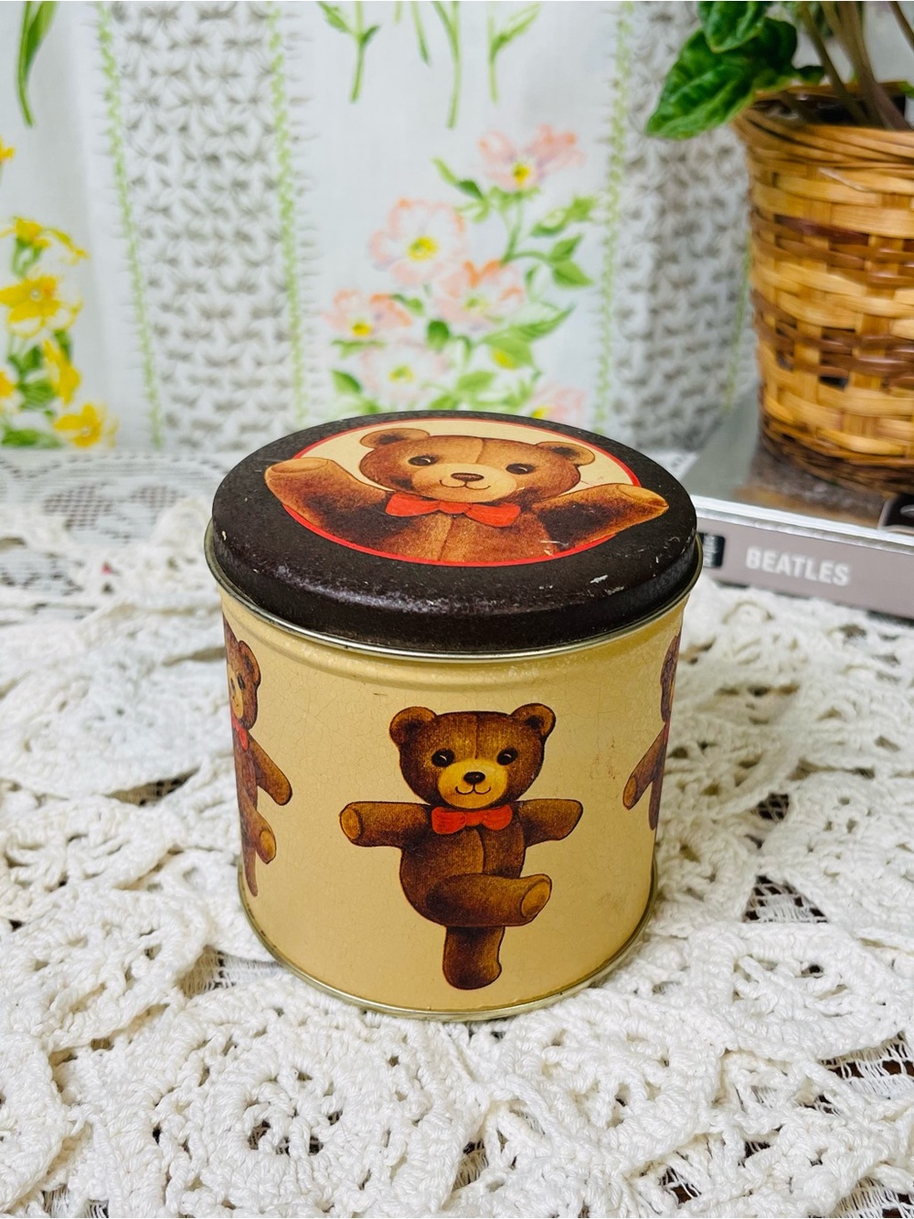Vintage 1983 Chein Industries Inc Small Metal Bear Print Tin Cylinder Shaped